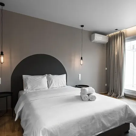 Big Apple, Nilie Hospitality Mgmt * Soluň