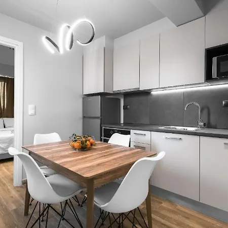 Big Apple, Nilie Hospitality Mgmt * سالونيك