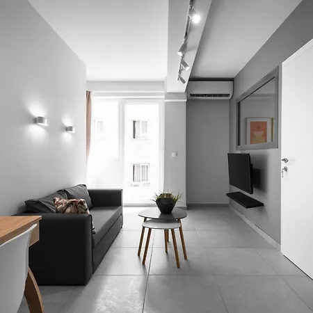 Big Apple, Nilie Hospitality Mgmt *