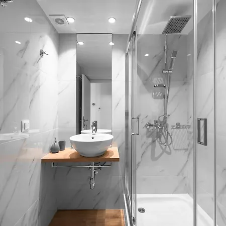 Big Apple, Nilie Hospitality Mgmt *