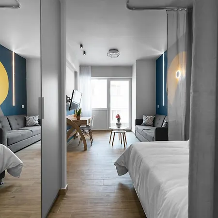 Big Apple, Nilie Hospitality Mgmt * سالونيك