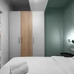Big Apple, Nilie Hospitality Mgmt