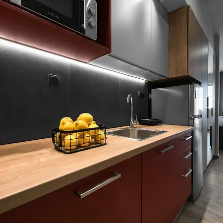 Big Apple, Nilie Hospitality Mgmt *